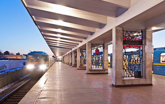 Метро Киева ограничивает вход в час пик: какие станции под особым контролем