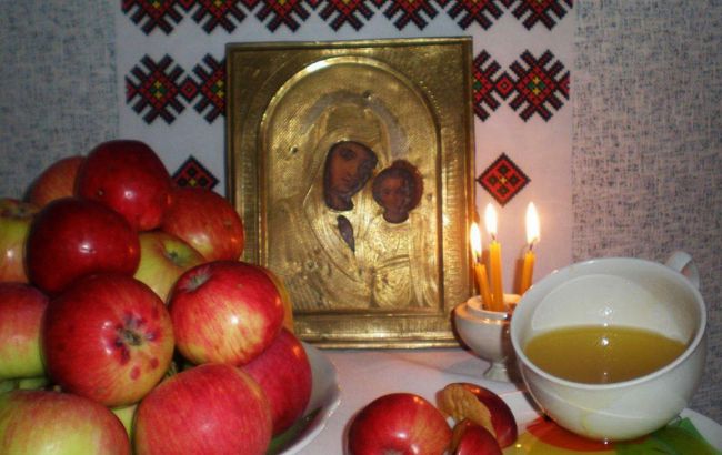 Маковія 2025: головні молитви за зцілення, мир та родинне благополуччя