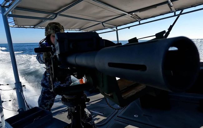 Українські військові уразили ворожий катер при спробі висадки ДРГ поблизу Херсона