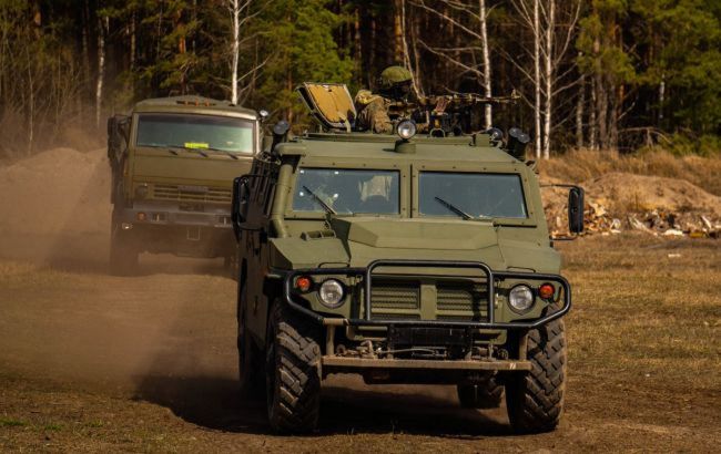 Боевики размещают военную технику с нарушением линии отведения на Донбассе, - ООС