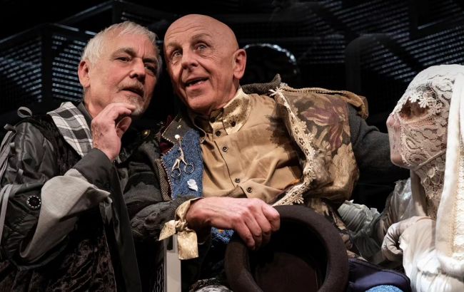 "Підвішений" квиток у театр: в Києві запустили нову ініціативу