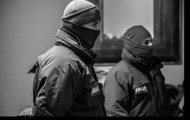 Детективы НАБУ проводят обыски в Днепре по факту получения взятки судьей