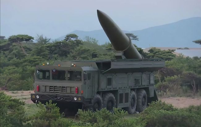 КНДР выпустила десять ракет в сторону Японского моря: в Токио заявили об угрозе