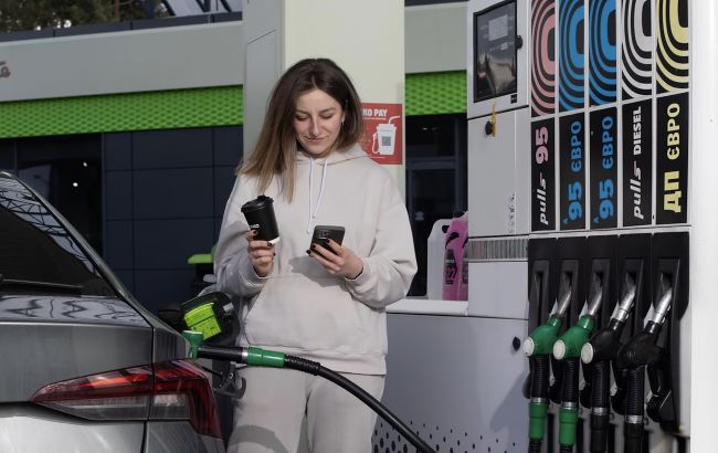 Чи чекати на АЗС "відкат" цін? Експерт назвав головну умову