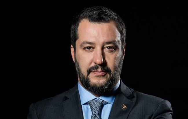 Глава МВД Италии предлагает создавать центры для мигрантов в Африке