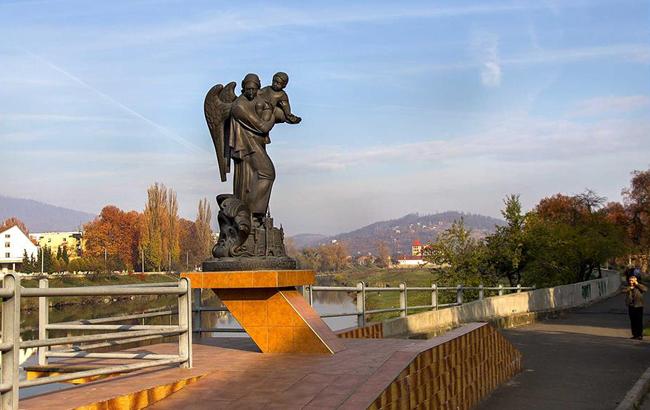 Известный ведущий назвал три города, которые должен посетить каждый украинец