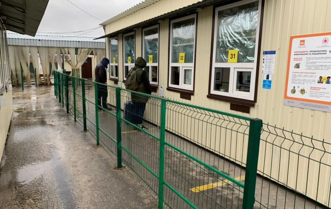 Окупанти спростили пропуск через КПВВ "Станиця Луганська". Потік помітно зріс