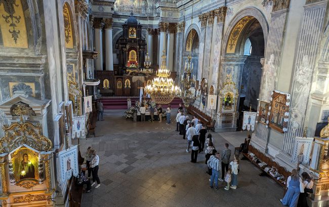 У Львові виявили давні фрески під розписами церкви: їм сотні років!