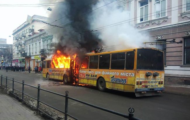 В центре Тернополя сгорел троллейбус