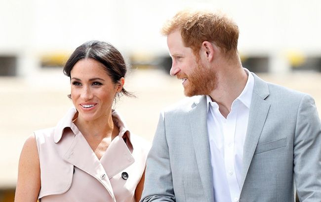 Принц Гарри извинился за частный самолет, но его снова уличили во лжи