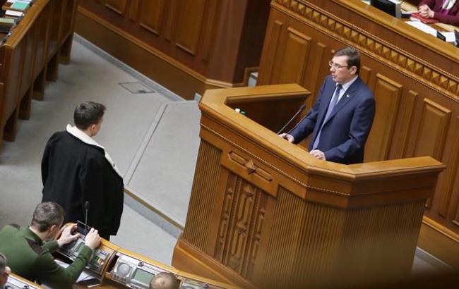 ГПУ вручила Савченко підозру