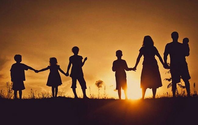 В Кабмине объяснили, как многодетным семьям получить помощь на детей