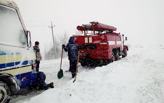 Ситуація на дорогах залишається вкрай складною, - "Укравтодор"