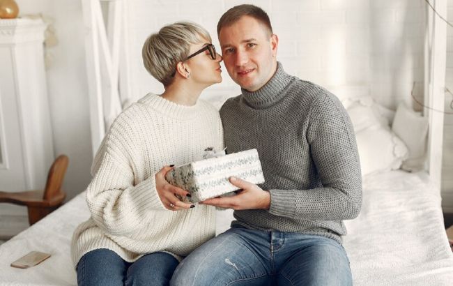 Як дарувати подарунки своїм вже дорослим дітям і чи треба взагалі це робити?