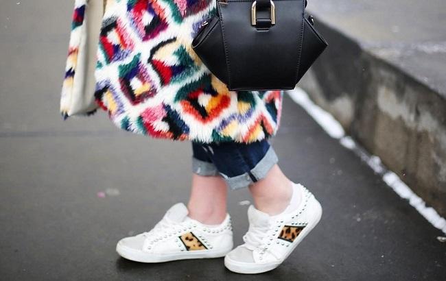 "Голые" лодыжки больше не замерзнут: дизайнеры изобрели забавный зимний тренд