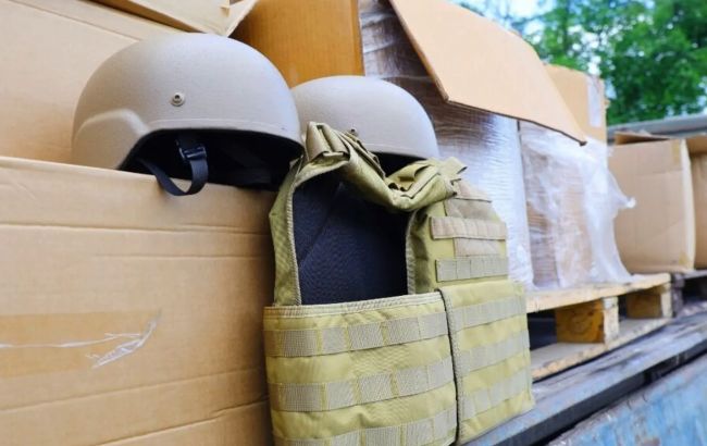 Покровская община получила партию кевларовых касок от "Метинвеста"