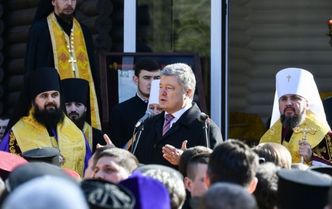 Президент назвал количество приходов, которые перешли в ПЦУ