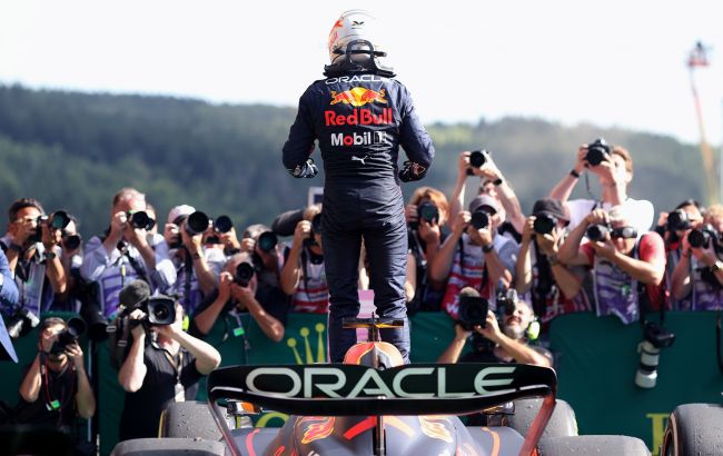 Ферстаппен победил на Гран-при Бельгии после старта с седьмого ряда решетки