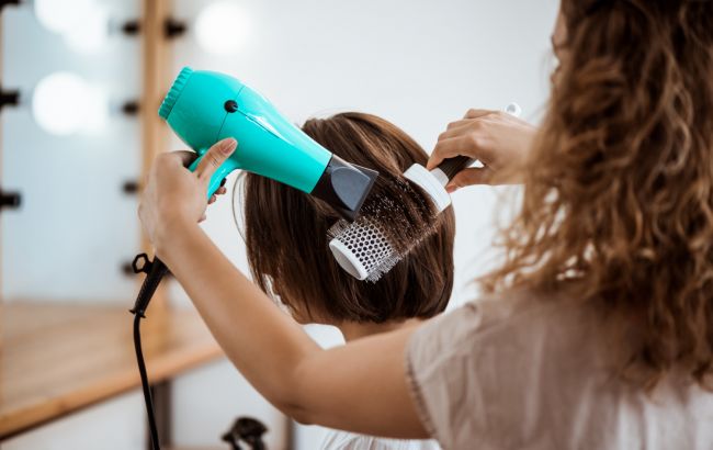 Яку зачіску найкраще вибрати у 20 та 50 років: будете виглядати стильно та молодо