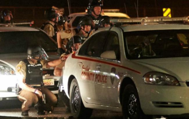 В США на акции памяти в Фергюсоне началась перестрелка