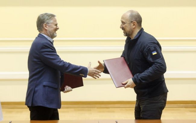 Нові санкції та економічна співпраця. Уряди України і Чехії підписали меморандум