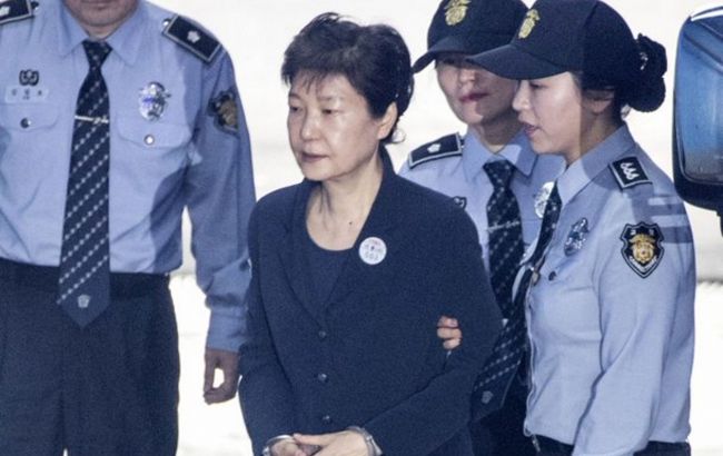 После пяти лет тюрьмы: в Южной Корее экс-президент вышла на свободу