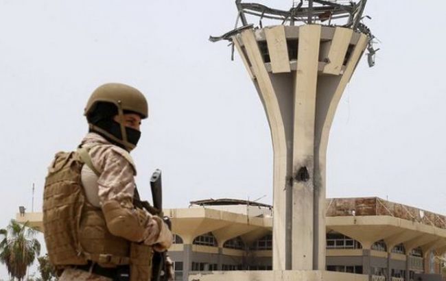 Возле аэропорта в Йемене взорвался заминированный автомобиль, есть жертвы