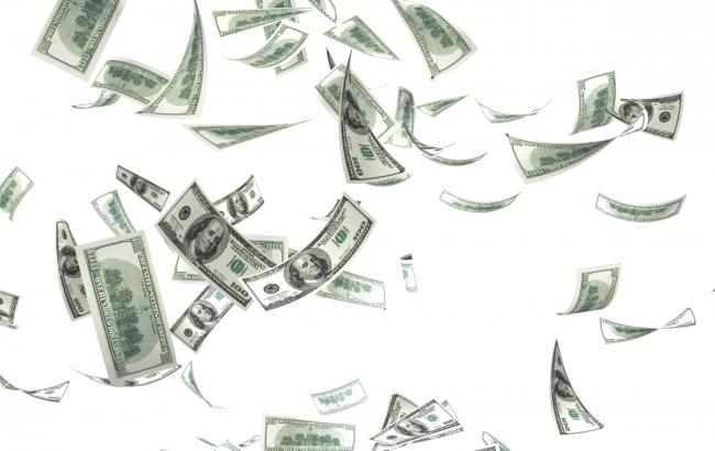 Курс доллара на межбанке 11 марта упал в продаже до 25,55 гривен