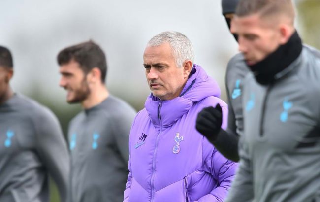 "Тоттенхэм" сделал выговор Моуринью за тренировку в парке во время карантина