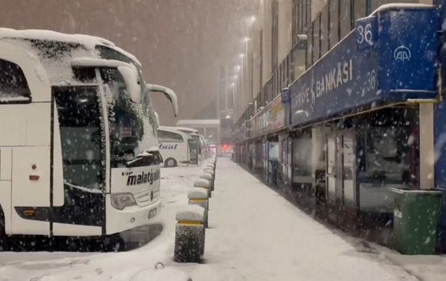 В Україні скасовують авіарейси на тлі снігопадів у Туреччині