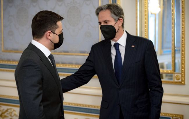 Блінкен вже провів переговори з Зеленським і почав зустріч з Кулебою