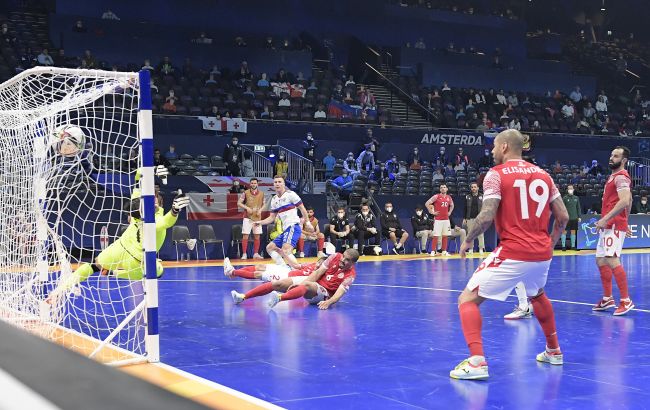 Украина сыграет против России в полуфинале футзального Евро