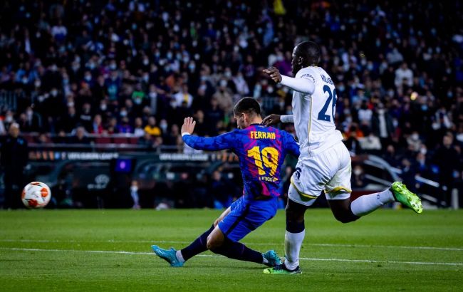 Лига Европы: "Барселона" расписала мир с "Наполи", "Шериф" Вернидуба и "Рейнджерс" оформили сенсации