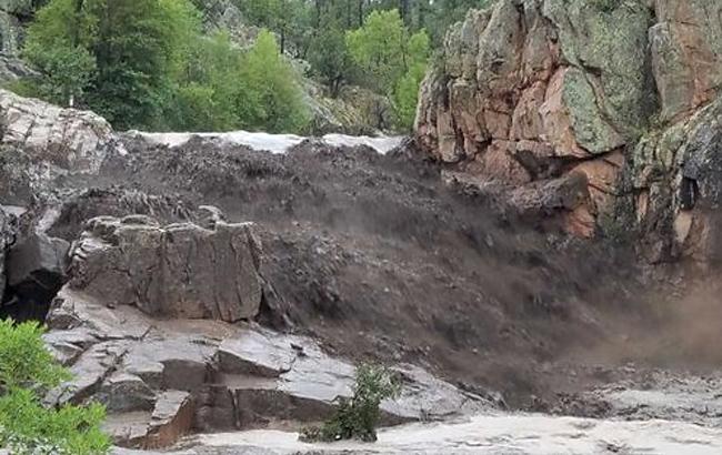 В результате наводнения в США утонули не менее 9 человек