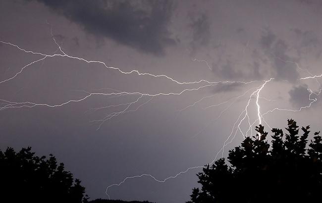 Синоптики предупреждают о дождях с грозами в Киеве