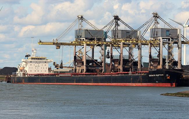 В Украину прибыл очередной балкер с углем из ЮАР