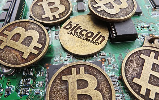 Курс Bitcoin продолжает падать