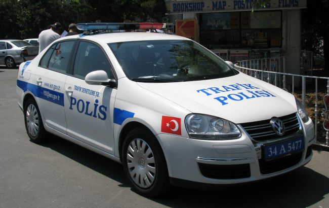 У Туреччині запобігли вибуху на мітингу Ердогана: міну виявили під машиною поліцейського