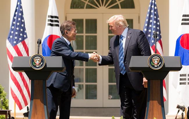 США разрешили Южной Корее покупать иранскую нефть