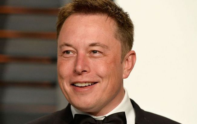 Маск хочет совершить полет на Луну в течение четырех лет