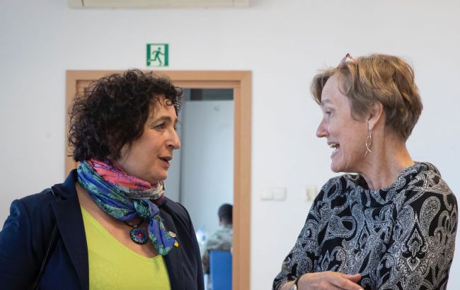 Посол Британии Симмонс вернулась в Киев