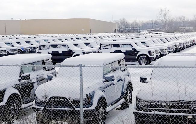 Скованы снегом и льдом: тысячи некомплектных Ford Bronco не могут отправить покупателям