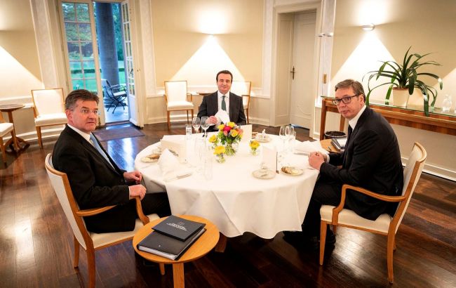 Барикади та нові ультиматуми. Що відбувається в Косові і чи є загроза війни