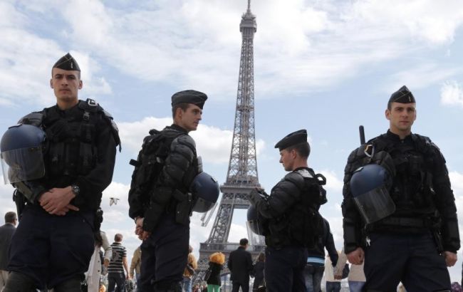 Во Франции одной из подозреваемых в тероризме женщине предъявили обвинения