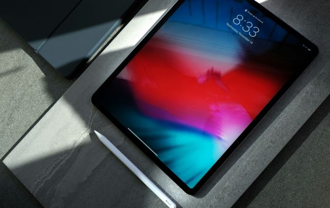 Нові iPad надійдуть у продаж без зарядки та наклейок з логотипом Apple: подробиці