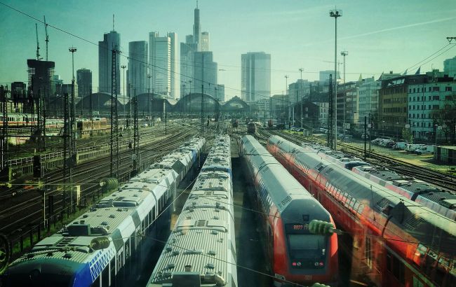 Перебої з поїздами та авіарейсами. У Німеччині почалися страйки профспілок