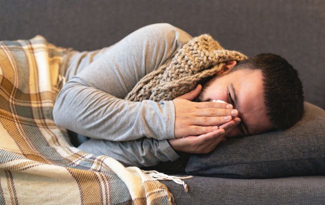 Запускається безліч процесів: лікар розвіяв популярний міф про температуру 37