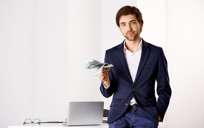 Кому в Киеве платят около 100 тысяч, а кому 9: названы вакансии