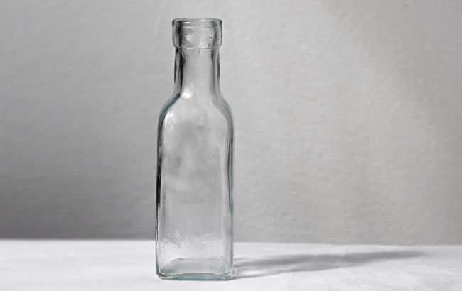 Чому наші бабусі ніколи не ставили порожні банки та пляшки на стіл: забобон чи досвід поколінь?