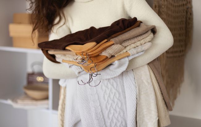 Як зберігати зимовий одяг: 3 лайфхаки, щоб речі не займали місце